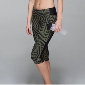 Lululemon Clip in Crop Chevron Shuffle Leggings